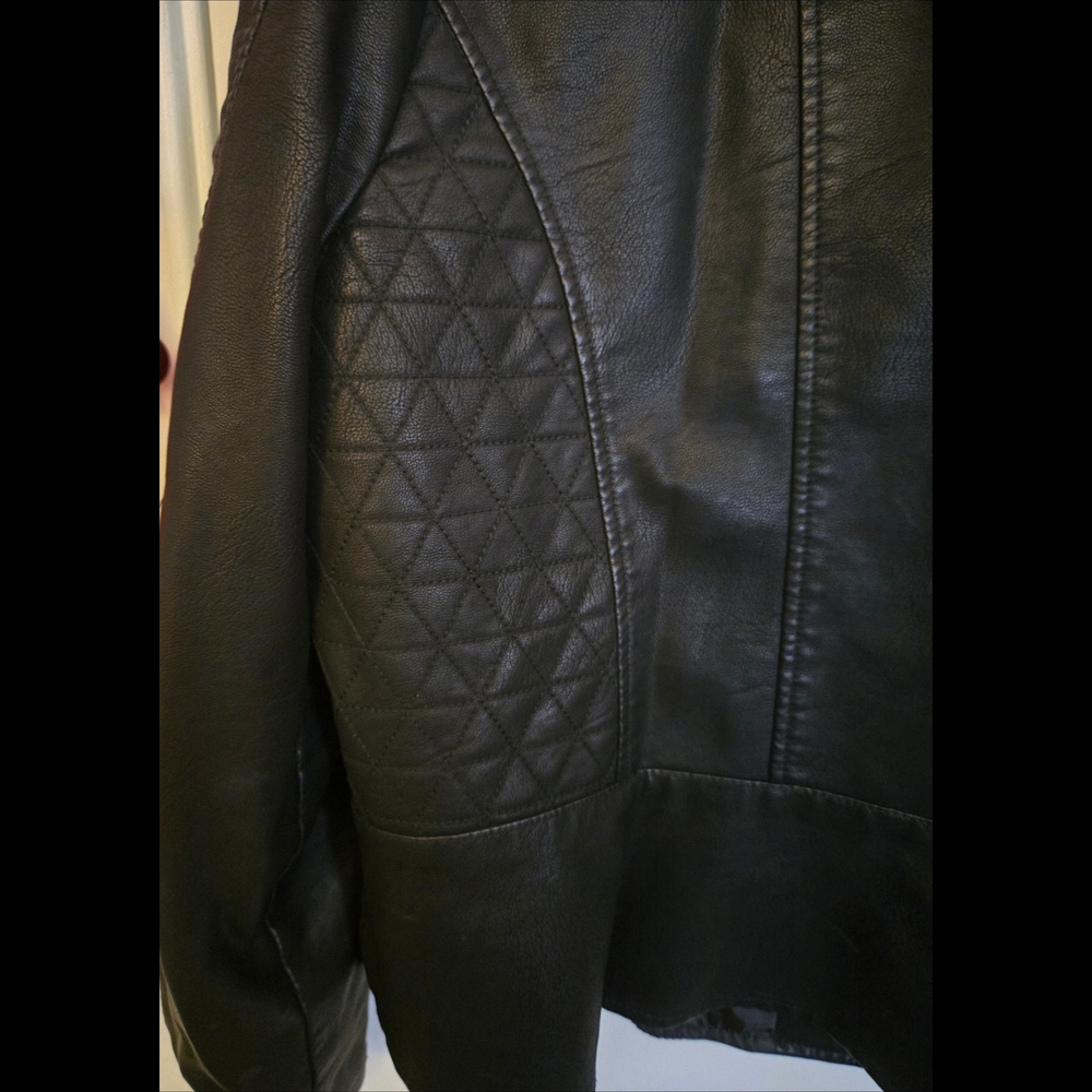 EUC Baccini Women's Black Faux Leather Jacket Sz Petite XL - Picture 4 of 7